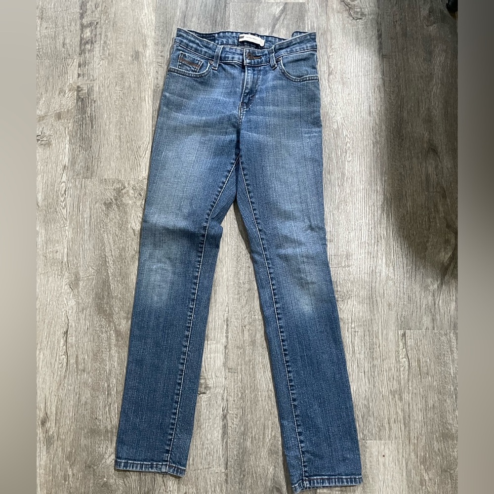 Levi’s mid rise skinny jeans. Size 4